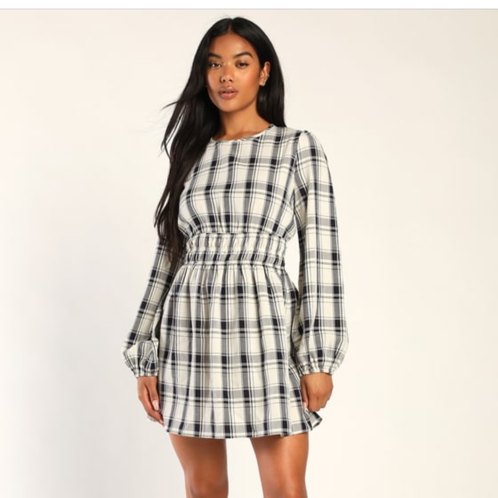 Brand NEW Lulu's Long Sleeve Black & Ivory patterned dress